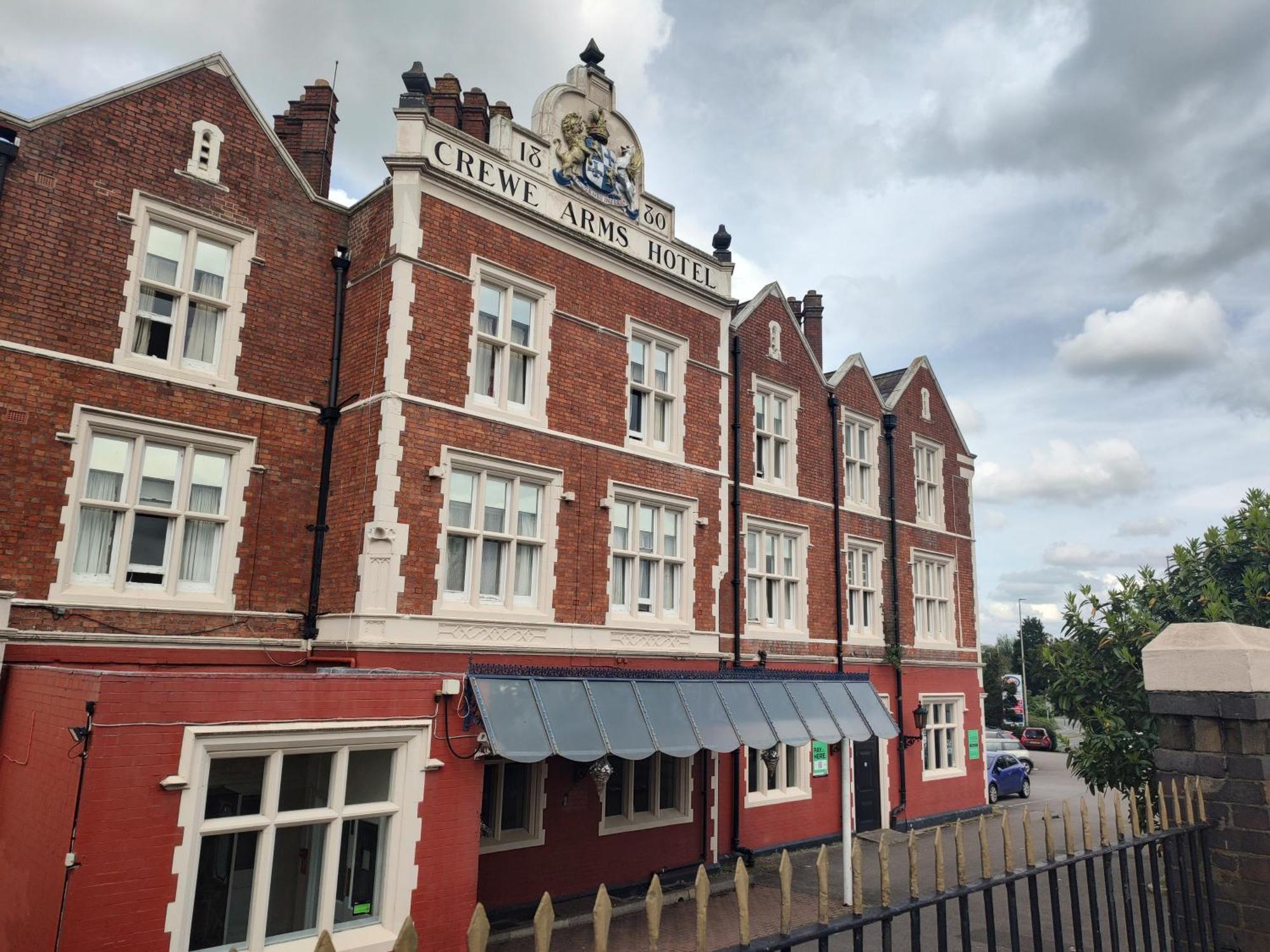 Crewe Arms Hotel Exterior photo